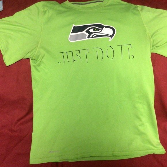 NFL SEATTLE SEAHAWKS Nike tshirt - Picture 1 of 1